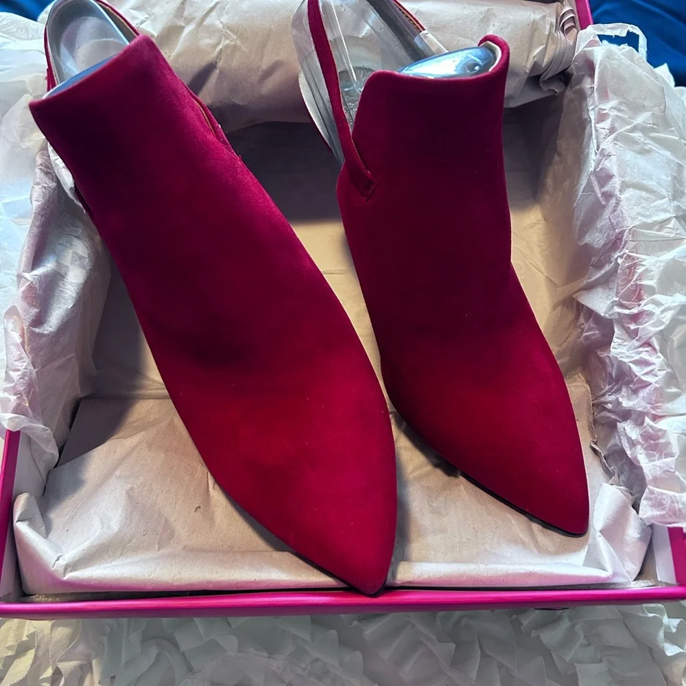 VINCE CAMUTO • Red Suede Heel Bootie • 7M • - Picture 4 of 11